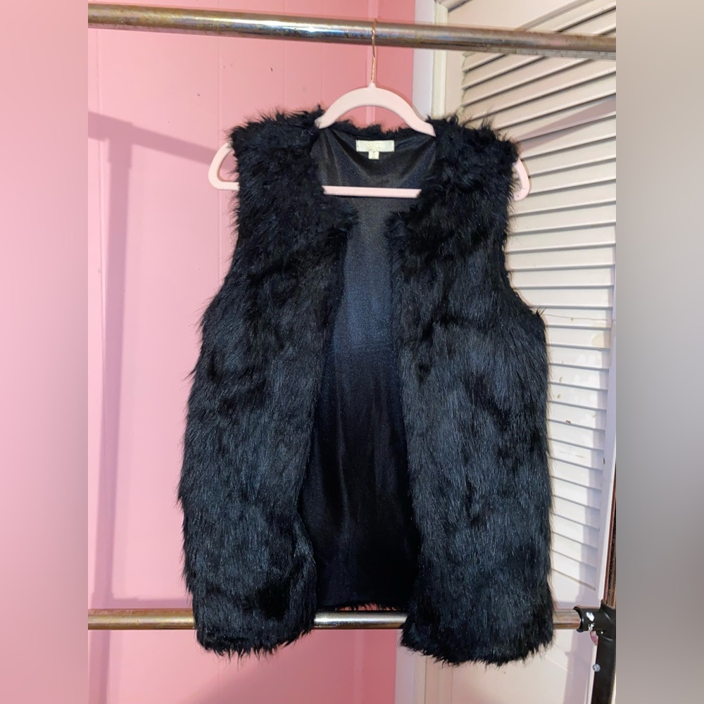 Dani Collection Black Faux Fur Vest
